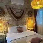 Hera Alacati Otel *