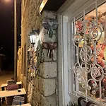 Hera Alacati Otel *