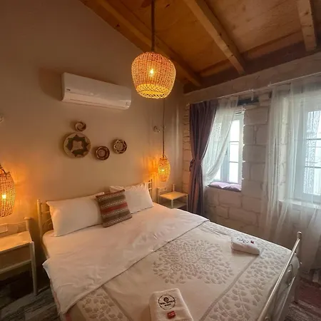 Hera Alacati Ξενοδοχείο *