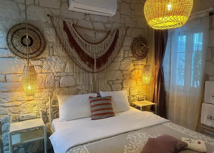 Hera Alacati מלון *