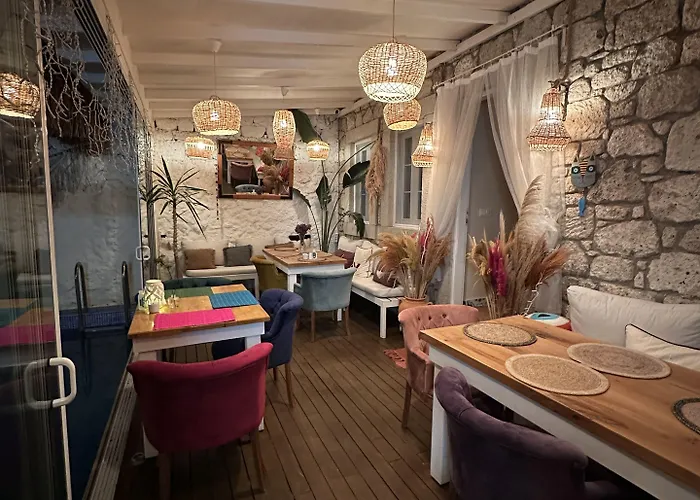 Hera Alacati מלון *